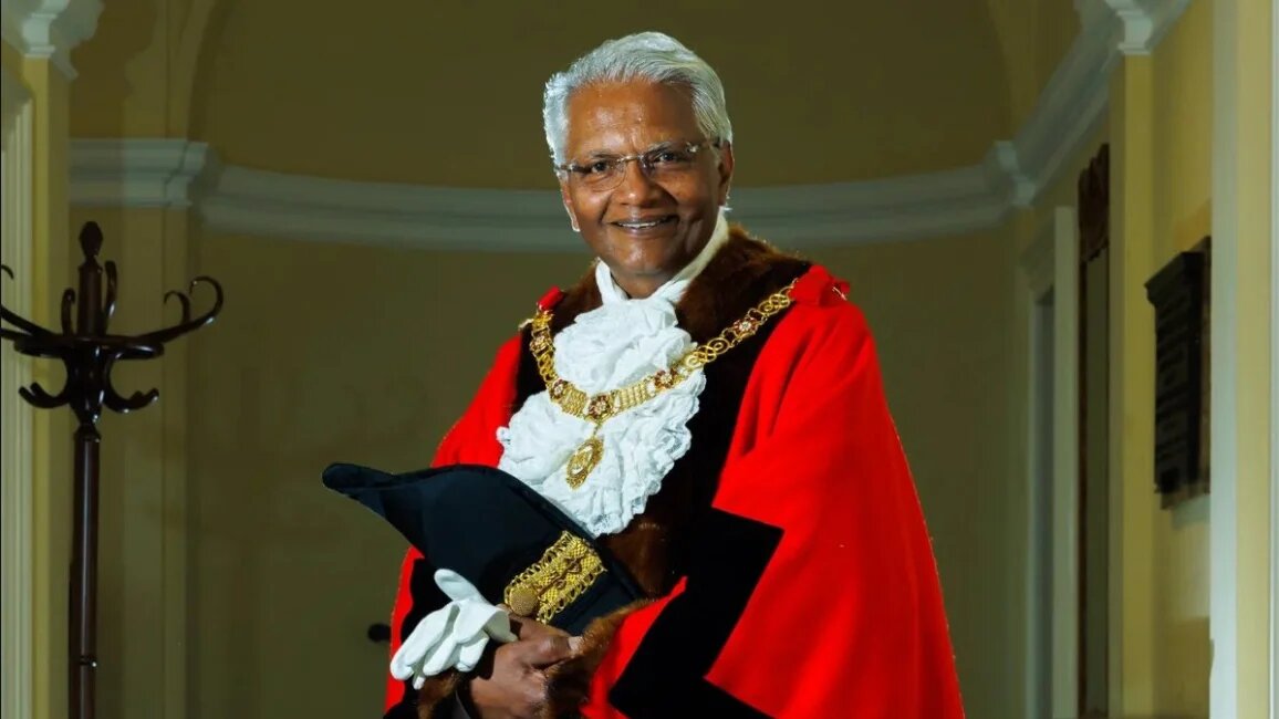 Bharat Pankhani appointed formally as mayor of Bath on 7 June 2025 at Bath Abbey. (Screengrab/X)