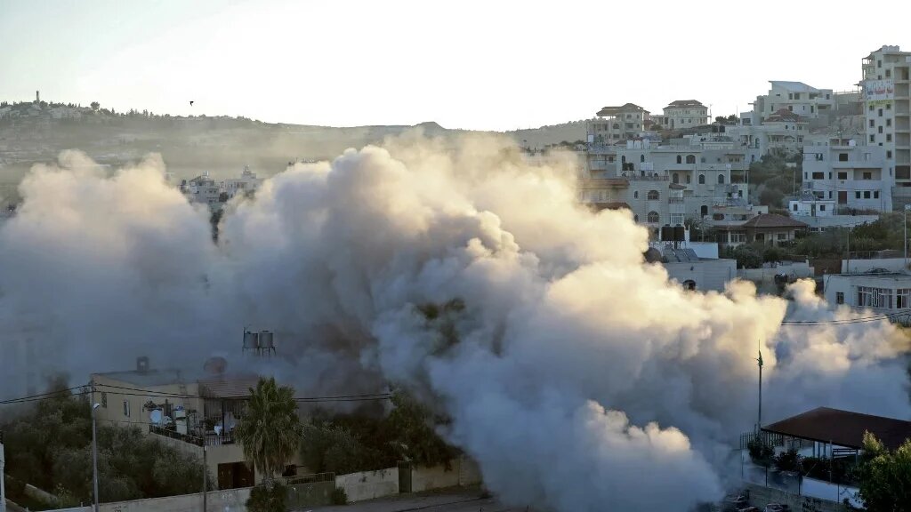 Israeli forces destroyed a building belonging to Muntasir Shalabi