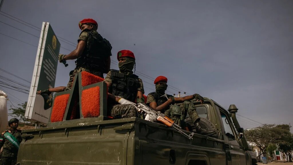 Somaliland red beret of the special forces prepare for the 35th Independence day celebrations near the presidential palace in Hargeisa's Shap neighbourhood on 18 May 2026 (Kang-Chun Cheng/AFP)