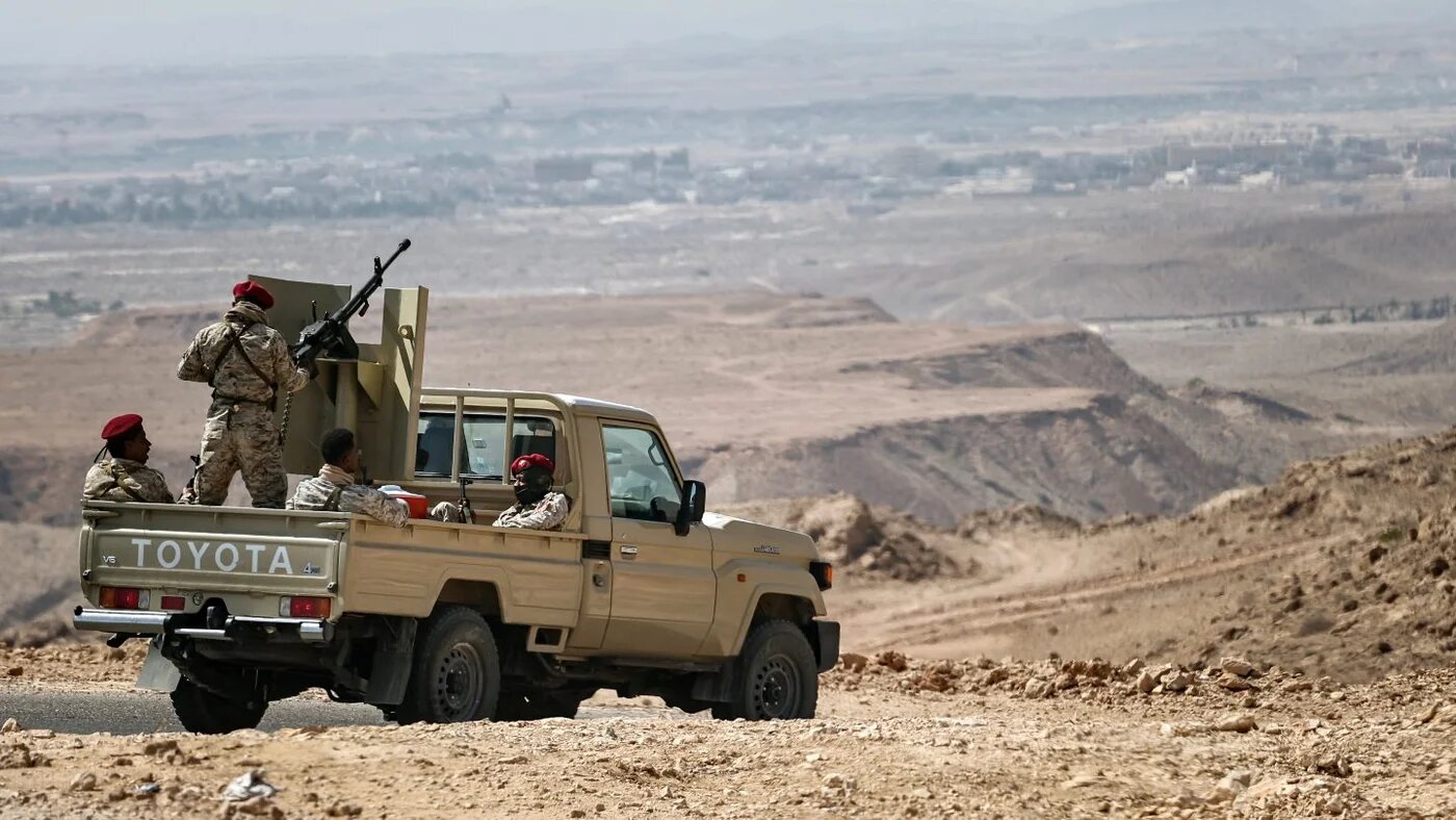 Yemeni government forces deployed in the southern port city of Mukalla, Hadramawt province, 20 January 2026 (Fadel Senna/AFP)