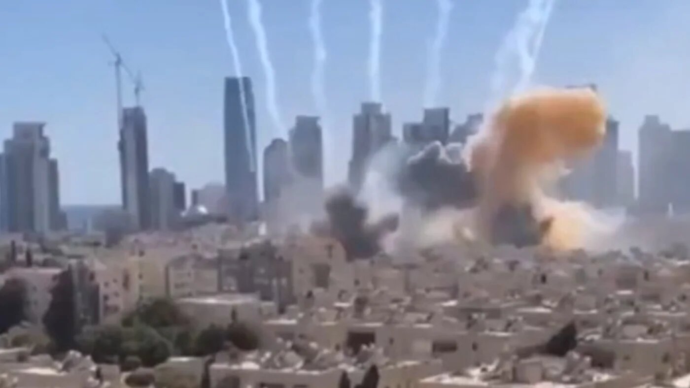 An AI-generated video purports to show Iranian missiles raining down on Tel Aviv in Israel (X/Screengrab)