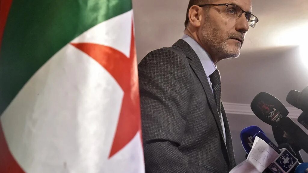 Abderrazak Makri, ex-président du Mouvement de la société pour la paix (MSP) et candidat potentiel à la présidentielle 2024, a été empêché de quitter l’Algérie pour se rendre à des rencontres du Forum de Kuala Lumpur dont il est président (Ryad Kramdi/AFP)