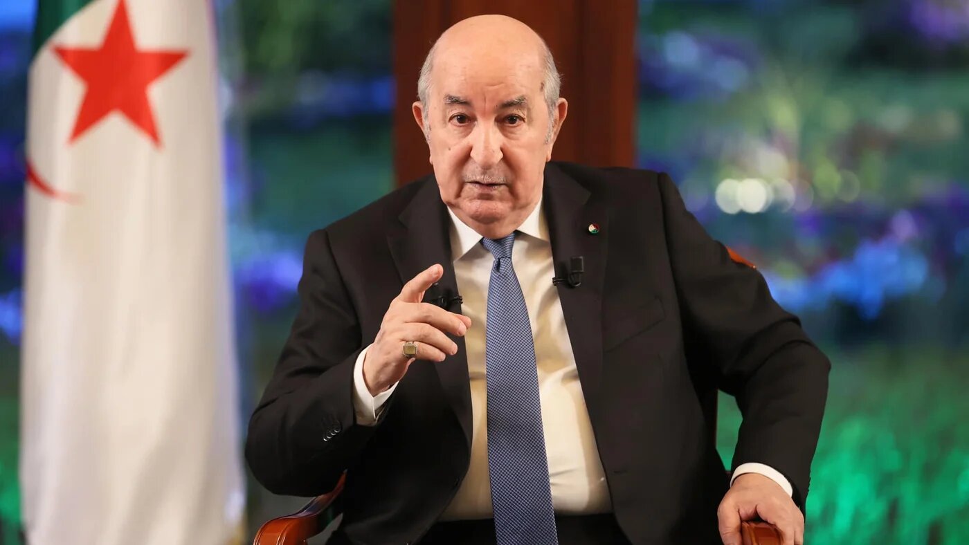 Abdelmadjid Tebboune a lancé : « [l’Algérie] ne plie jamais », elle souhaite « la cohabitation pacifique avec toutes les nations » mais pour ceux qui la provoquent, « la patience a des limites » (Facebook/AlgerianPresidency)
