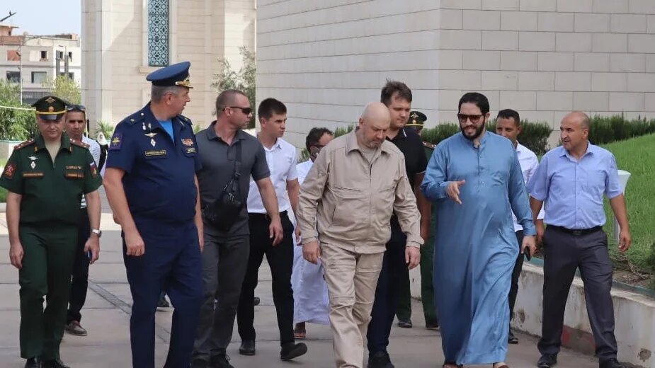 Les images de la visite de la délégation russe, publiées mardi sur le compte Facebook de la Grande mosquée d’Oran, sont apparues dans des médias russes vendredi (Facebook)