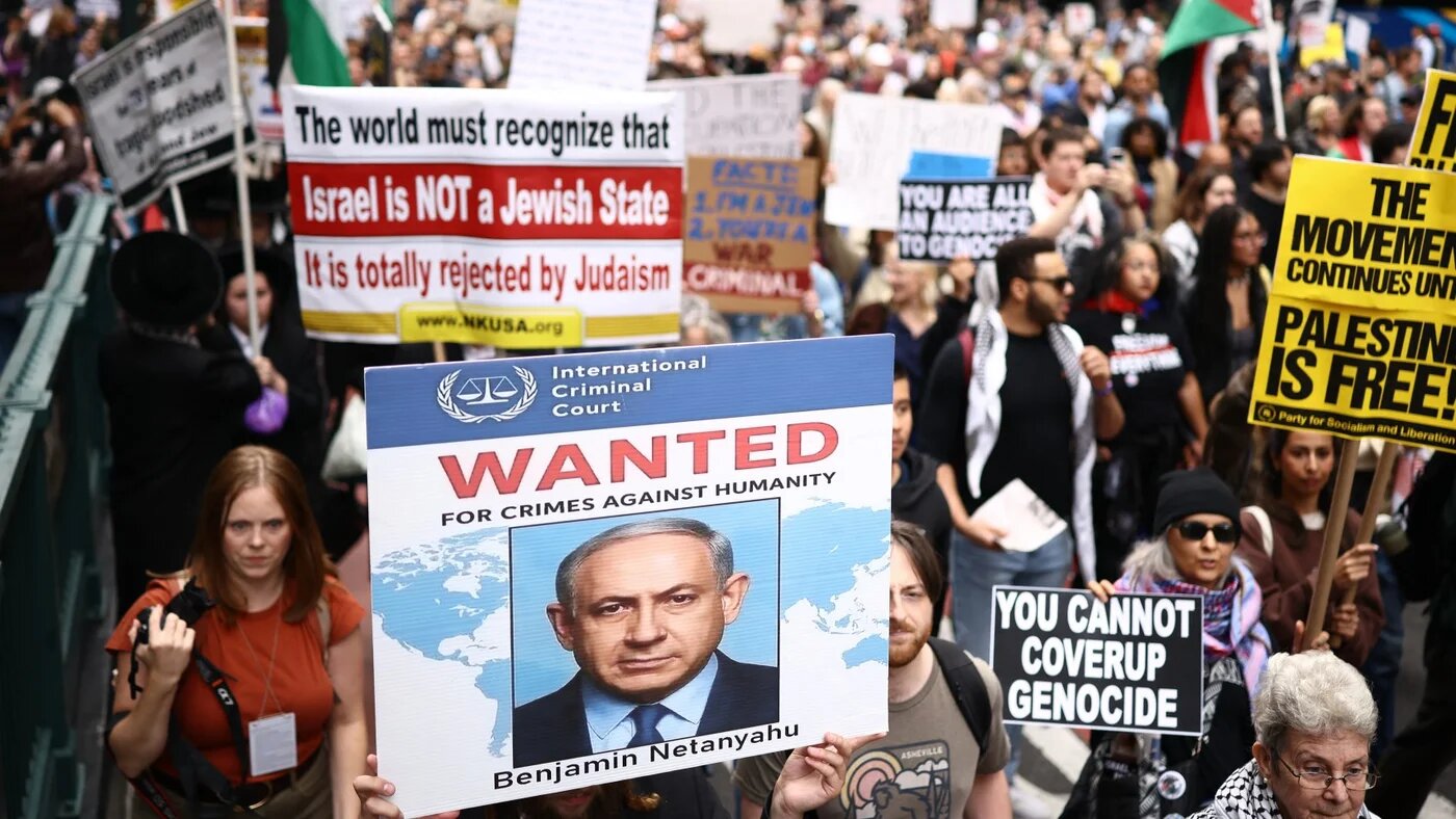 People protest against Israel's Prime Minister Benjamin Netanyahu on the day of his address before the 81st United Nations General Assembly in New York, on 24 September 2026 (Charly Triballeau/AFP) 