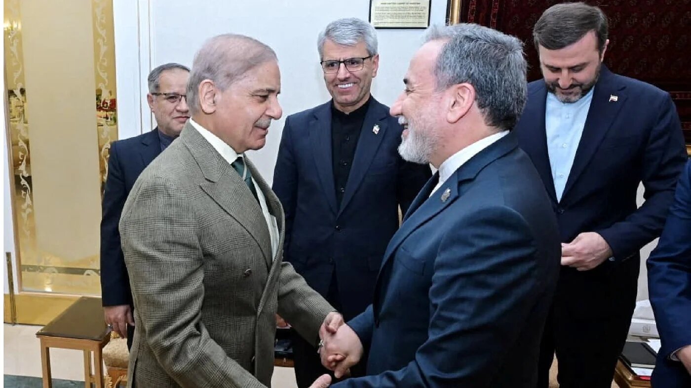 Pakistan's Prime Minister Shehbaz Sharif meets with Iranian Foreign Minister Abbas Araqchi in Islamabad, Pakistan, on 25 April 2026 (Reuters/Handout via Pakistan Prime Minister's Office) 