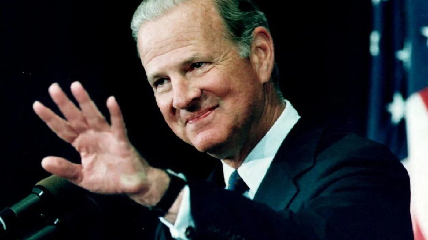 Alors secrétaire d’État américain, James Baker déclara à l’AIPAC en 1989 : « Pour Israël, le moment est venu de mettre de côté, une fois pour toutes, la vision irréaliste d’un Grand Israël » (AFP)