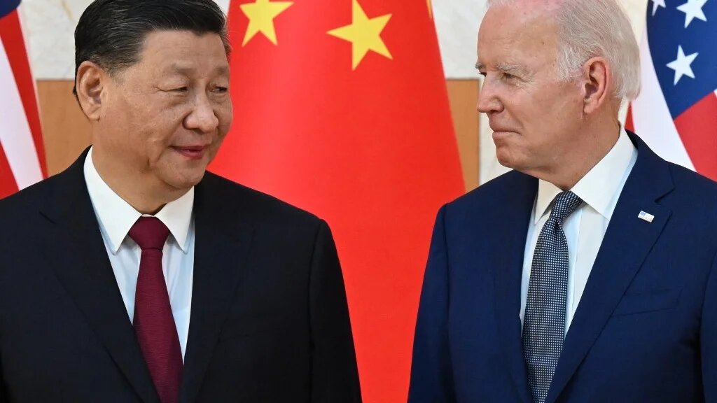 Les États-Unis doivent endiguer la Chine sur les plans politique, économique et technologique pour l’empêcher de devenir la puissance dominante du XXIe siècle (AFP)