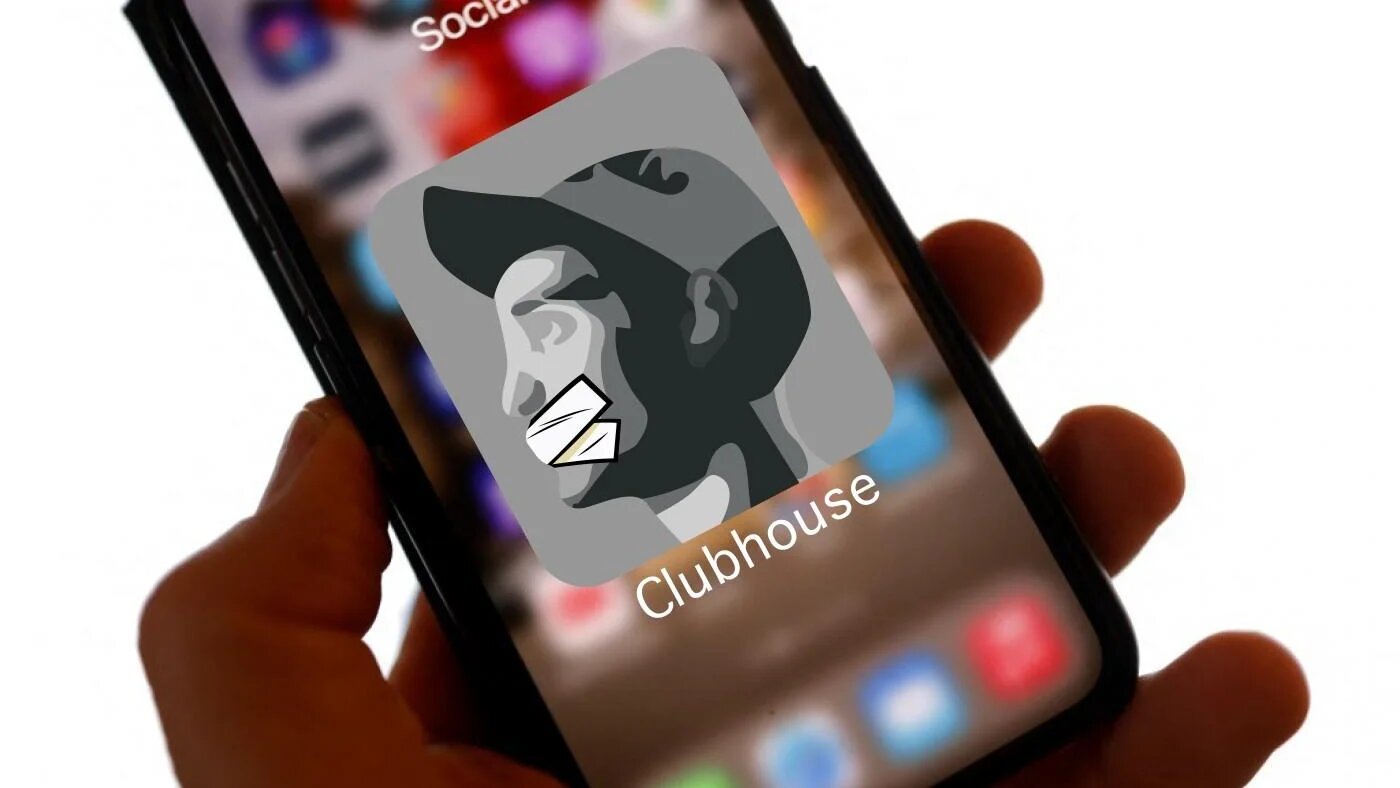 Des conversations Clubhouse ont été enregistrées et publiées sur internet : il s’agit d’une tactique d’intimidation (illustration de Hossam Sarhan/MEE)
