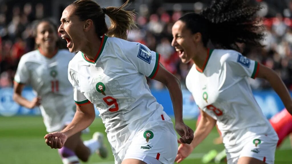 L’attaquante marocaine Ibtissam Jraidi célèbre le premier but de son équipe lors du match de la Coupe du monde féminine Australie-Nouvelle-Zélande 2023 entre la Corée du Sud et le Maroc, le 30 juillet 2023 (AFP/Brenton Edwards)