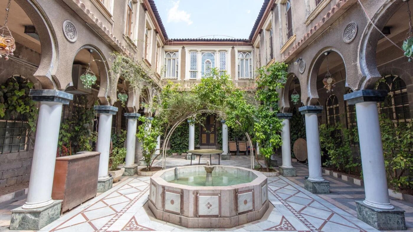 La cour intérieure et la fontaine de Beit Nassan à Damas (Zirrar Ali)