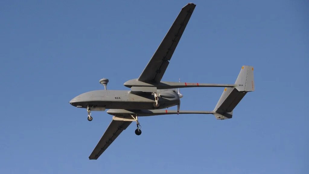 Le Maroc a acheté plusieurs drones de fabrication israélienne dont le Heron, en photo (AFP/Sam Panthaky)