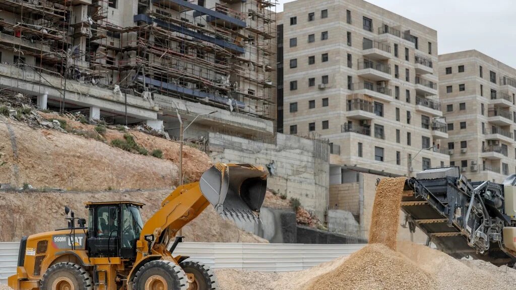 There are nearly 300 settlements in occupied East Jerusalem and the West Bank, the UN expert said.