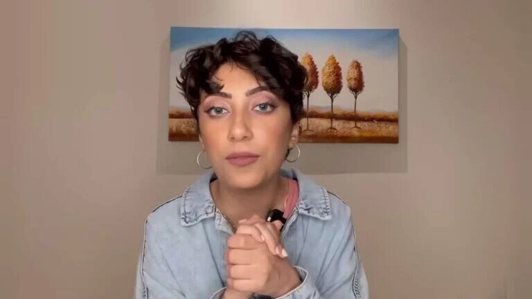 Tala Safwan in one of her latest Youtube video clips (Screengrab)