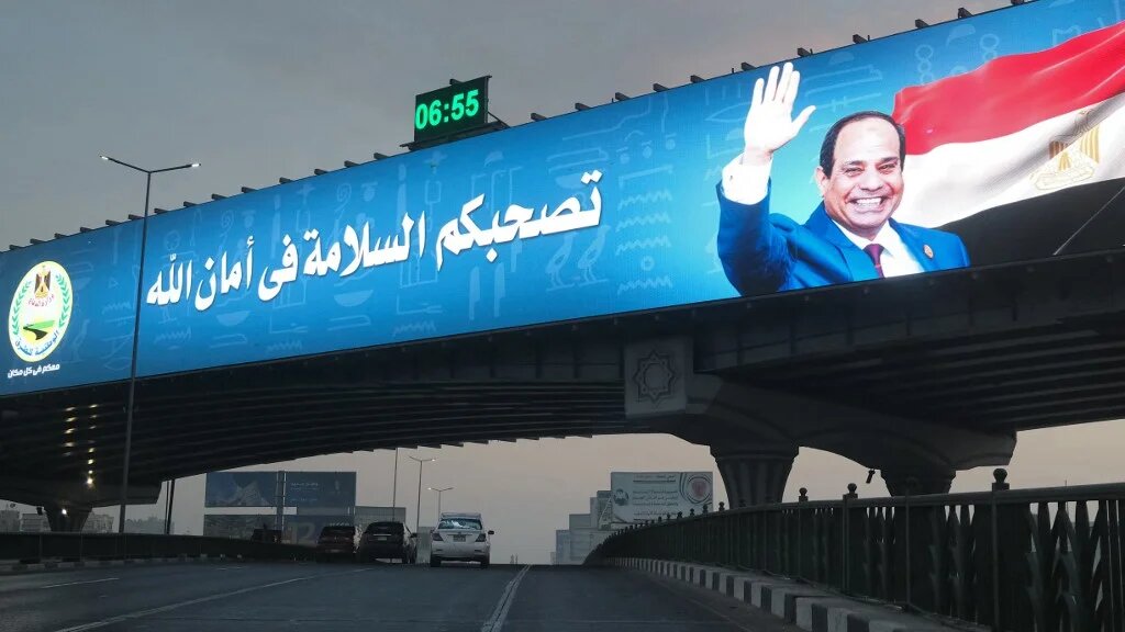 Si Le Caire s’érige en champion de la lutte pour le climat et se présente comme porte-voix de l’Afrique, « c’est parce que c’est dans l’intérêt [de l’Égypte], notamment en termes de financements », indique Human Rights Watch (AFP/Amir Makar)