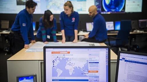 Le centre de coordination de la réaction d’urgence (ERCC) de l’Union eruopéenne coordonne l’acheminement de l’aide aux pays frappés par une catastrophe, tels que les articles de première nécessité, l’expertise, les équipes de protection civile et le matériel spécialisé (ERCC)