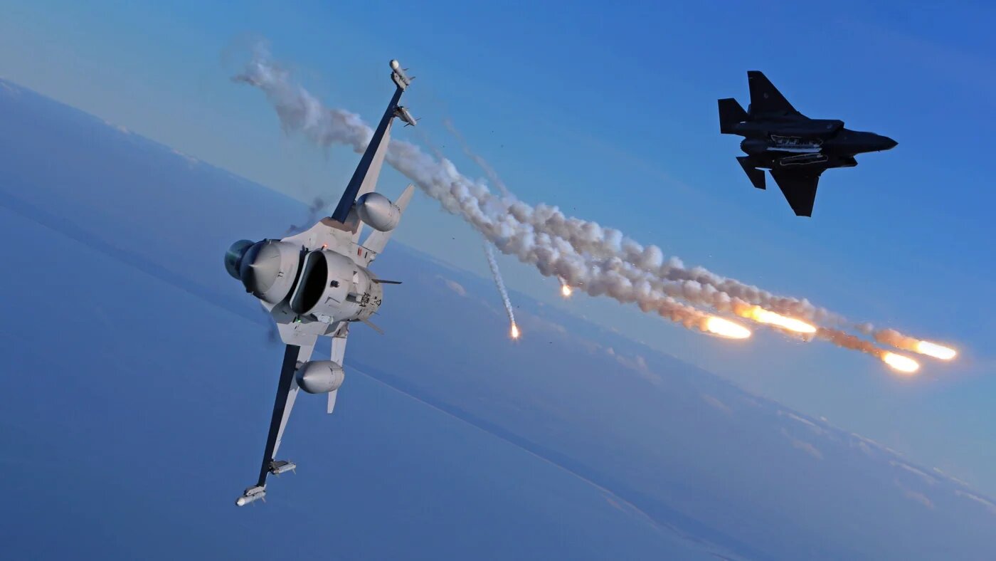 A F-16 fighter aircraft of the Polish Air Force during an exercise with F-35A of the Dutch Air Force over the Bay of Gdansk, Poland (Reuters/file photo)