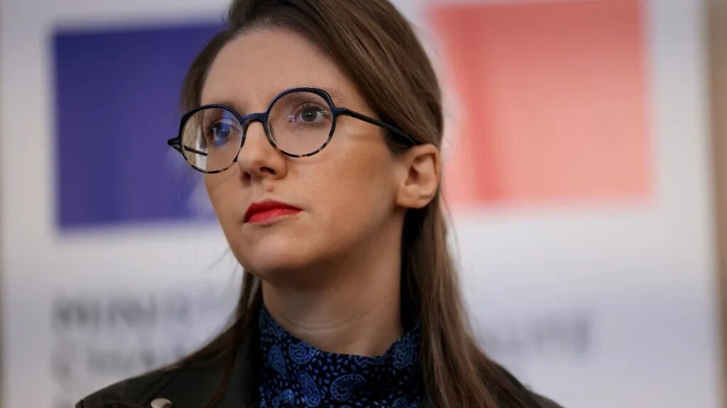 Depuis le mois de novembre, Aurore Bergé, ministre française chargée de l’Égalité entre les femmes et les hommes et de la Lutte contre les discriminations et présidente du groupe d’amitié France-Israël à l’Assemblée nationale, dénonce un féminisme « à géométrie variable » (AFP/Thomas Samson)