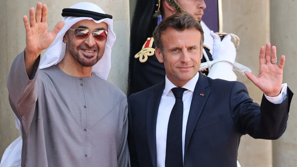 Mohamed ben Zayed al-Nahyane a été reçu le 18 juillet par Emmanuel Macron au Palais de l’Élysée à Paris (AFP/Giuseppe Cacace)