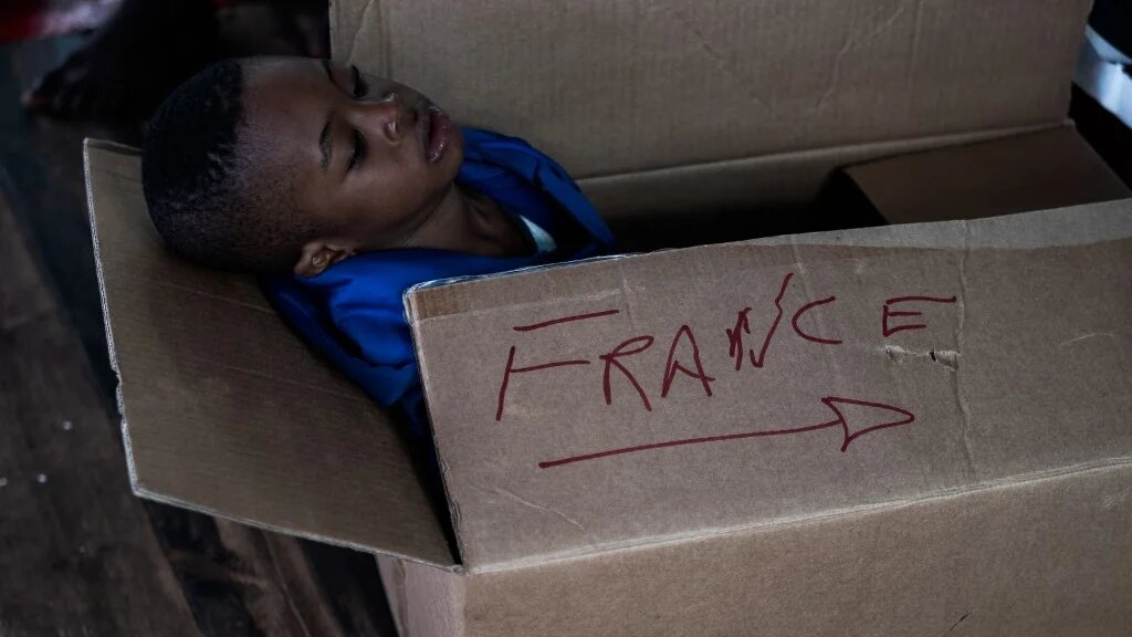 Dans sa forme actuelle, le projet de loi pourrait aggraver de manière dramatique la situation des enfants en limitant leur accès aux droits à une protection ou à une justice adaptée, s’inquiète l’UNICEF (AFP/Vincenzo Circosta)