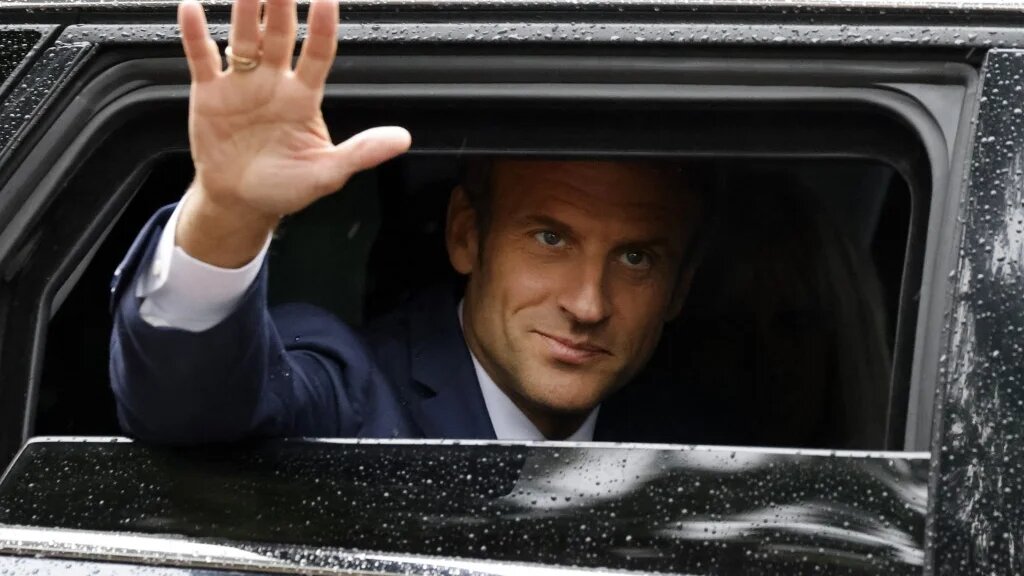 La coalition Ensemble ! du président Emmanuel Macron obtiendrait 224 sièges (AFP/Ludovic Martin)