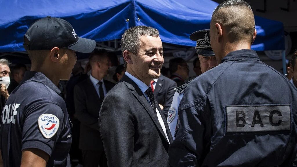 « Plus qu’une ‘’fronde’’, le mouvement de contestation policier s’apparente à un coup de force, avec l’aval de Gérald Darmanin » – Rafik Chekkat (AFP/Nicolas Petit)