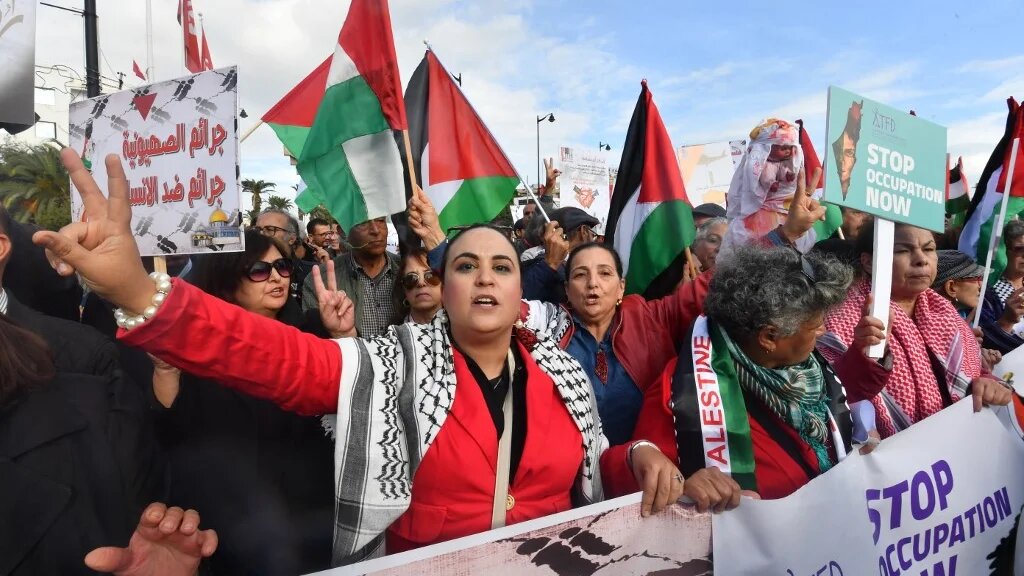 Manifestation de soutien à la population de Gaza, dans le centre de Tunis, le 29 novembre 2023 (AFP/Fethi Belaïd)