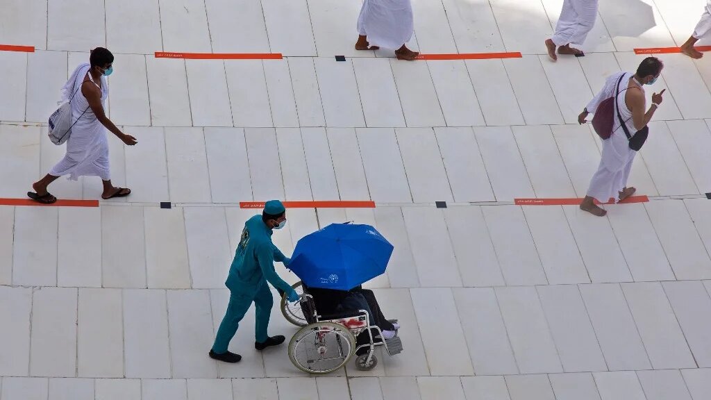 Hajj pilgrims will be required to wear masks and observe physical distancing rules
