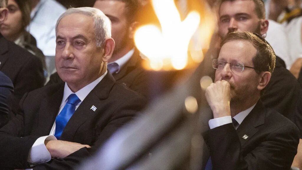 « Quoi qu’il en soit, Netanyahou a subi un coup énorme » et, pense Meron Rapoport, « fatal pour son autorité » (AFP/Menahem Kahana)