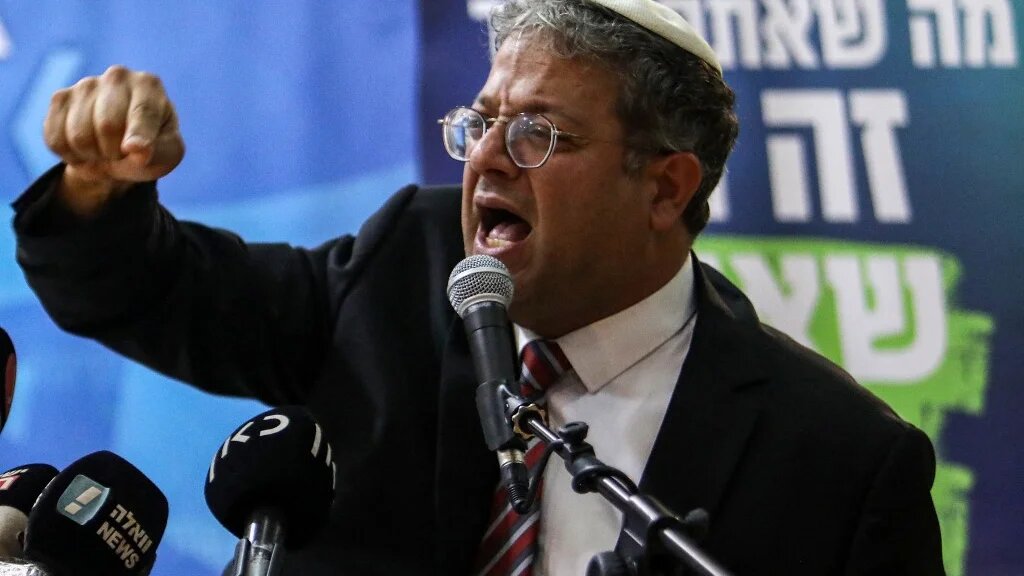 Itamar Ben-Gvir  s’inscrit dans l’héritage du mouvement extrémiste kahaniste, inspiré du rabbin Meir Kahane, dont le parti avait été interdit en Israël en 1985 (AFP/Gil Cohen-Magen)