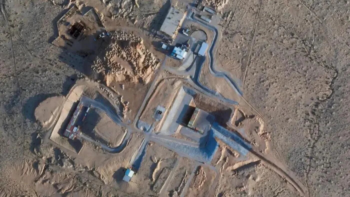Israël a commencé à établir ce site nucléaire avec l’aide des Français à la fin des années 1950 dans le désert près de Dimona, une ville à environ 90 km au sud de Jérusalem (Planet Labs)