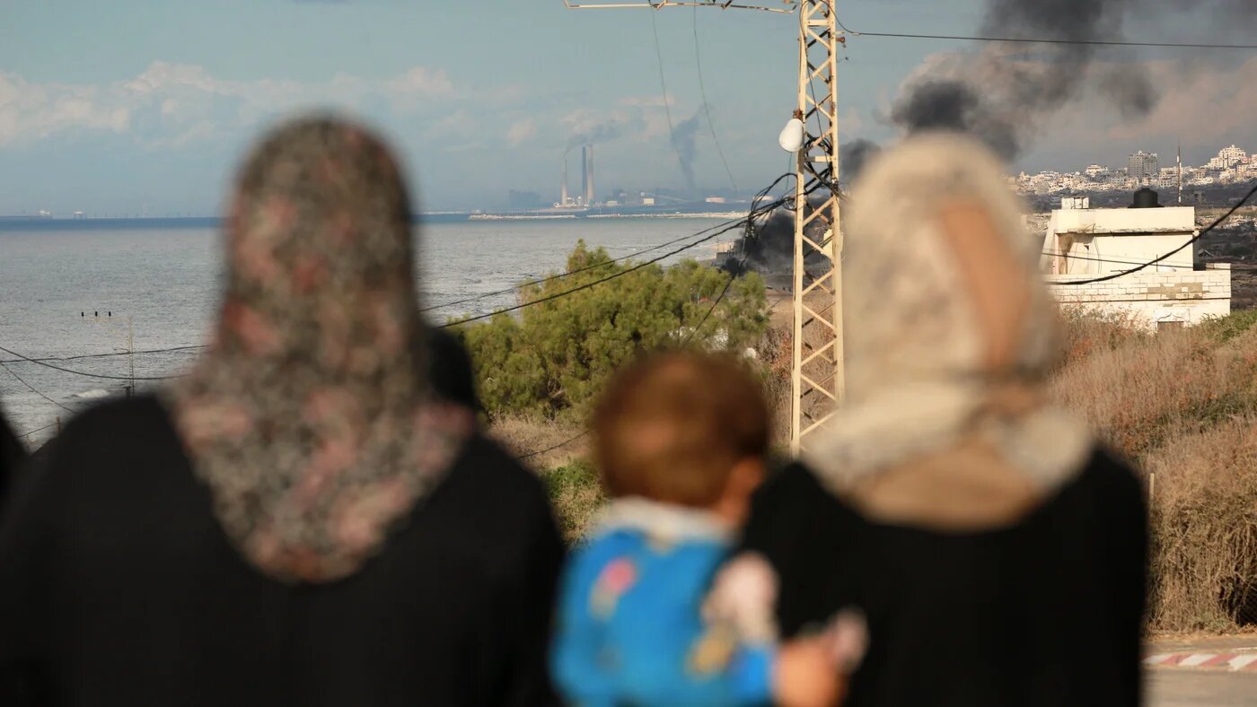 Displaced Palestinians in central Gaza hoping to return to the north of the strip on 24 January, 2025 (AFP/Bashar Taleb)