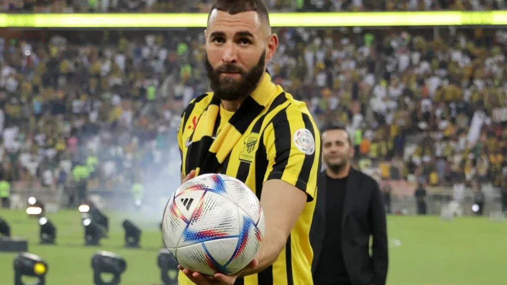 Karim Benzema voit dans les attaques de Gérald Darmanin un « opportunisme politique petit, mesquin, autocentré et indifférent aux conséquences et notamment aux divisions qu’il provoque » (AFP)