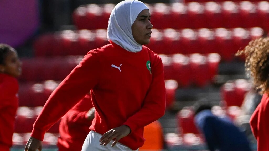 Nouhaila Benzina, née le 11 mai 1998 à Kénitra (au nord de Rabat), est une footballeuse internationale marocaine jouant au poste de défenseure centrale (AFP/Brenton Edwards)