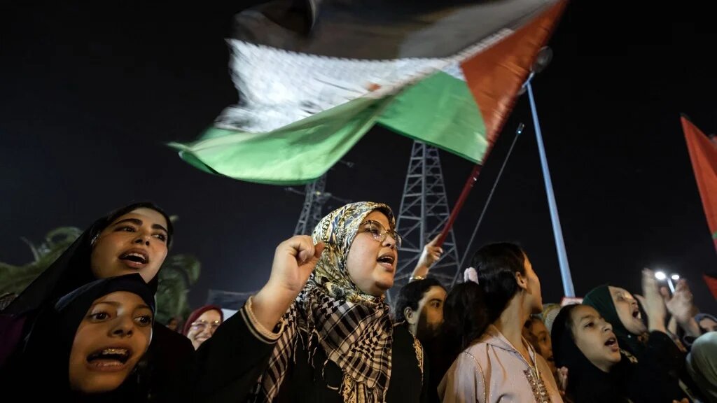 Al Adl Wal Ihsane, qui organise des manifestations pro-palestiniennes chaque semaine depuis le début de la guerre à Gaza, a dénoncé « avec la plus grande fermeté » ce jugement « injuste », d’après un communiqué (Fadel Senna/AFP)