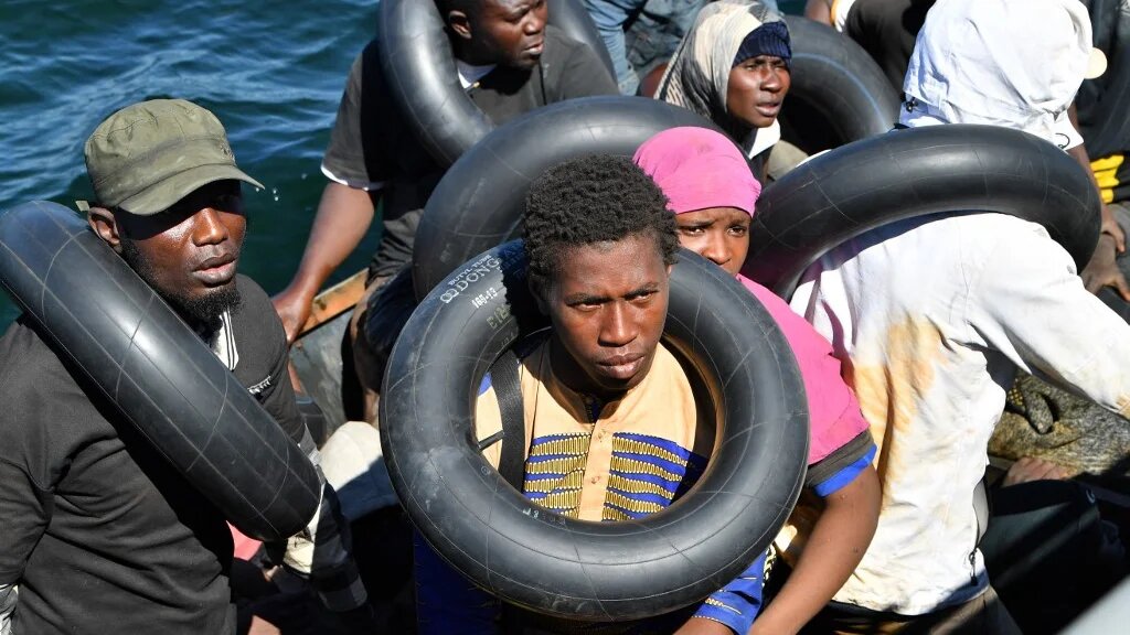Plus de 2 498 personnes sont mortes ou ont disparu en 2023 en Méditerranée centrale, soit 75 % de plus que l’année précédente, selon l’Organisation internationale pour les migrations (AFP/Fethi Belaid)