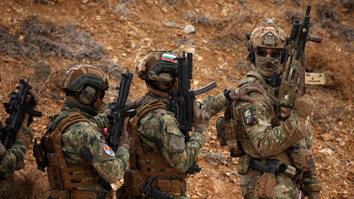 Bulgarian and Spanish army special forces soldiers participate in a military drill, as part of Nato's Steadfast Dart 2025 exercise, at Tsrantcha military training field, Bulgaria 13 February (Reuters/Stoyan Nenov)