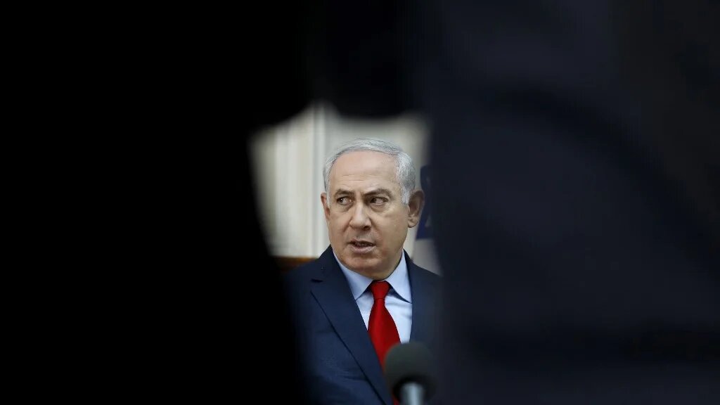Selon le journal israélien, Maariv, Netanyahou était « effrayé et inhabituellement stressé » à l’idée que la CPI émette un mandat d’arrêt contre lui et cherchait l’aide des États-Unis pour faire pression sur l’organisation (Abir Sultan/AFP)