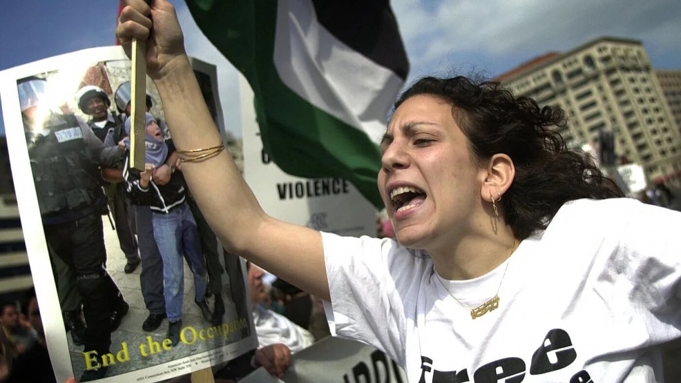 Des étudiants manifestent contre l’occupation israélienne à Washington en 2002 (AFP)