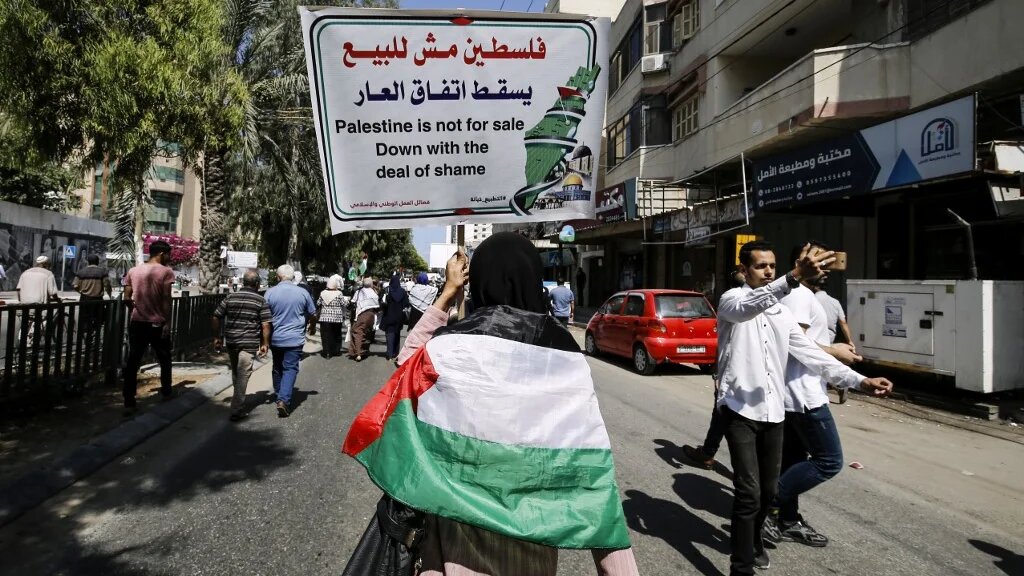 Palestinian leaders softened their censure of the UAE to gain more Arab support, but came up short