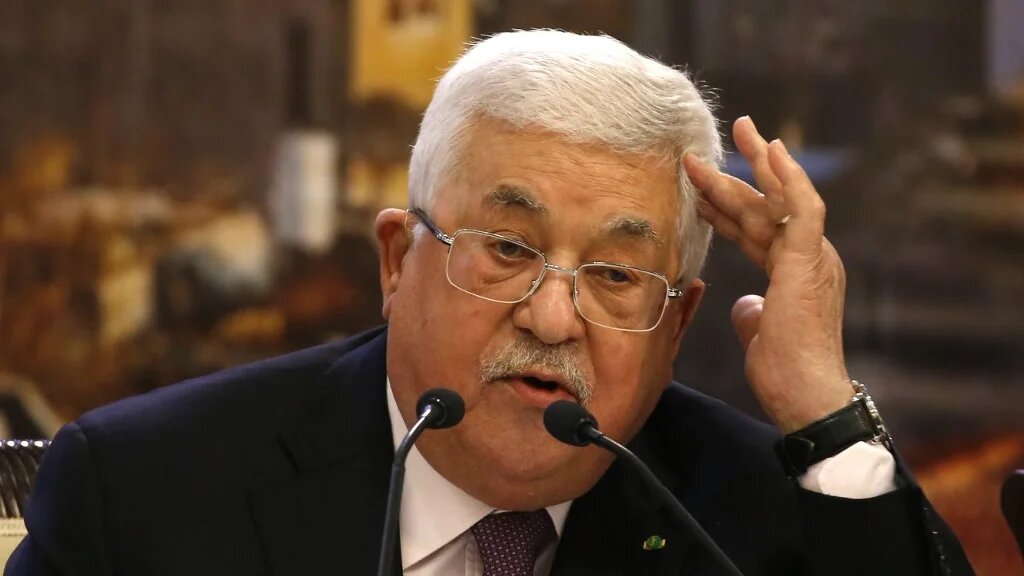 Arab sources in Israel say that Palestinian Authority President Mahmoud Abbas contacted a number of Palestinian deputies in the Knesset (AFP)