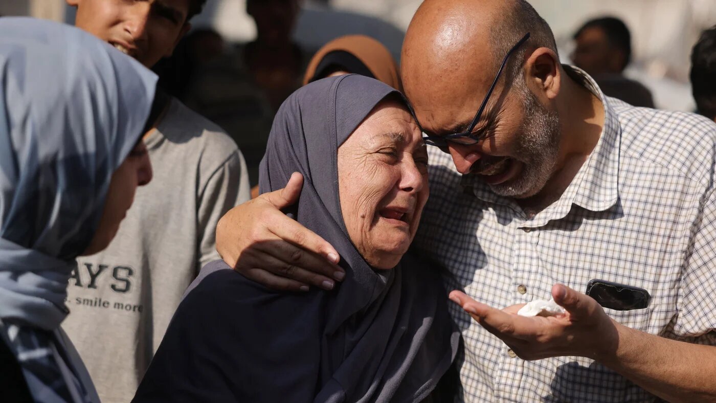 Palestinians mourn people killed in Israeli strikes, at Al-Shifa Hospital in Gaza City on 23 July, 2025 (AFP/Bashar Taleb)