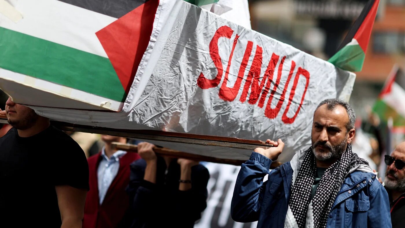 People hold a pro-Palestine protest in Ankara, Turkey, ahead of the Global Sumud Flotilla's latest mission to break the Israeli siege on Gaza, 17 May, 2026 (Efekan Akyuz/Reuters)