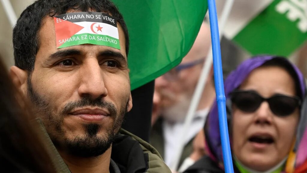 Manifestations à Madrid, le 26 mars 2022, contre le revirement du gouvernement espagnol sur la question du Sahara occidental (AFP/Pierre Philippe Marcou)