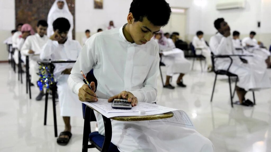 Saudi students sit for their final high school exams in Jeddah on 24 May 2015.