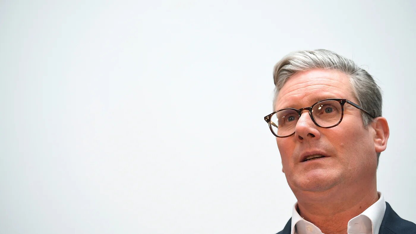 Labour leader Keir Starmer has sparked outrage by claiming that the government is not deporting Bangladeshi migrants (AFP)