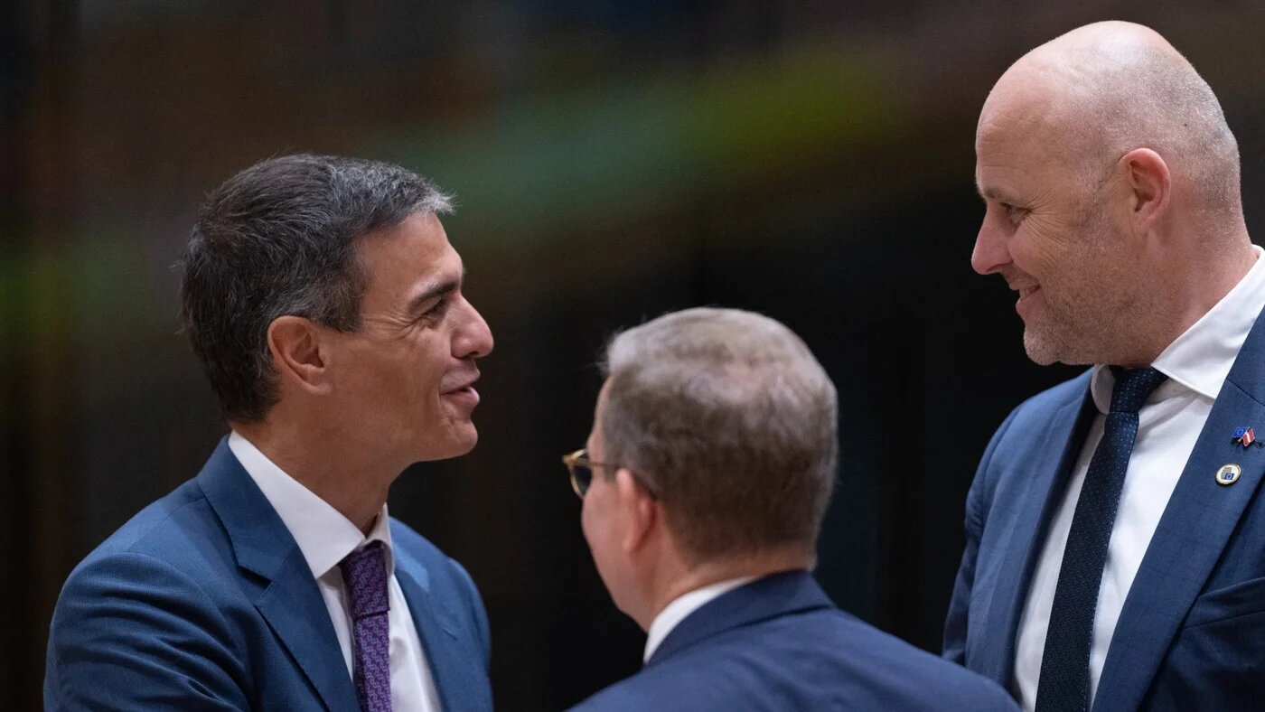 (From L) Spain's Prime Minister Pedro Sanchez, Finland's Prime Minister Petteri Orpo and Latvia's Prime Minister Andris Kulbergs speak prior to a round table meeting during the EU Summit at the EU headquarters in Brussels, on June 19, 2026. JOHN THYS / AFP