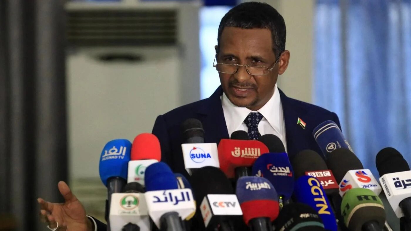 Mohamed Hamdan Dagalo, vice-chef du gouvernement soudanais, prend la parole à Khartoum, le 2 mars 2022 (AFP)