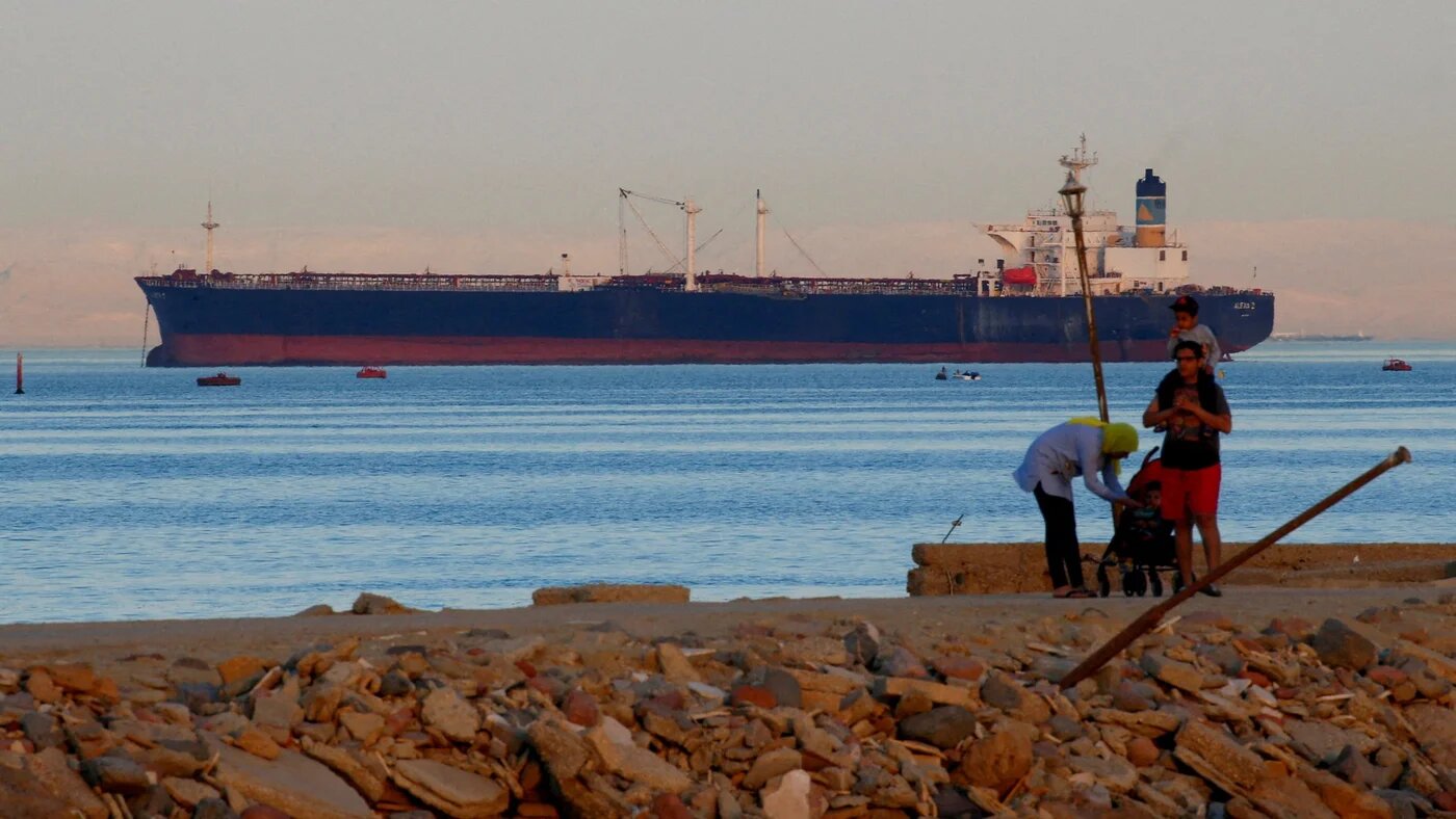 A container ship crosses the Gulf of Suez towards the Red Sea before entering the Suez Canal, east of Cairo, Egypt (File photo/Reuters/Amr Abdallah Dalsh)
