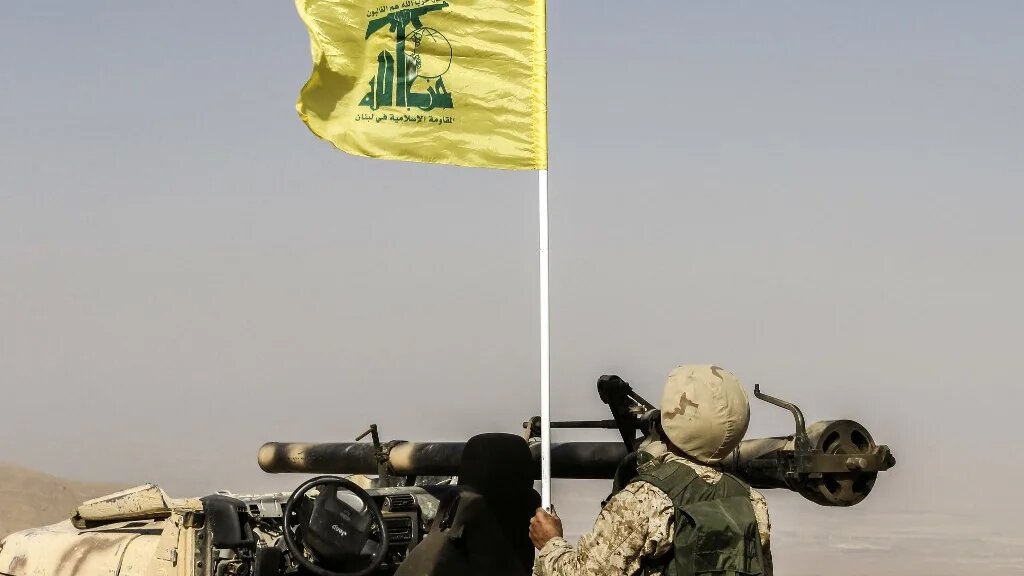 Le retrait du Hezbollah et des Gardiens de la révolution du Sud syrien est un nouveau coup dur pour la stratégie d’élargissement du front contre Israël. La décision a été prise à la demande personnelle du chef de l’État syrien sur les conseils de l’état-major de son armée (AFP/Louai Beshara) 